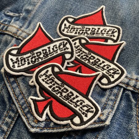 Motörblock Logo Patches auf Jeansjacke